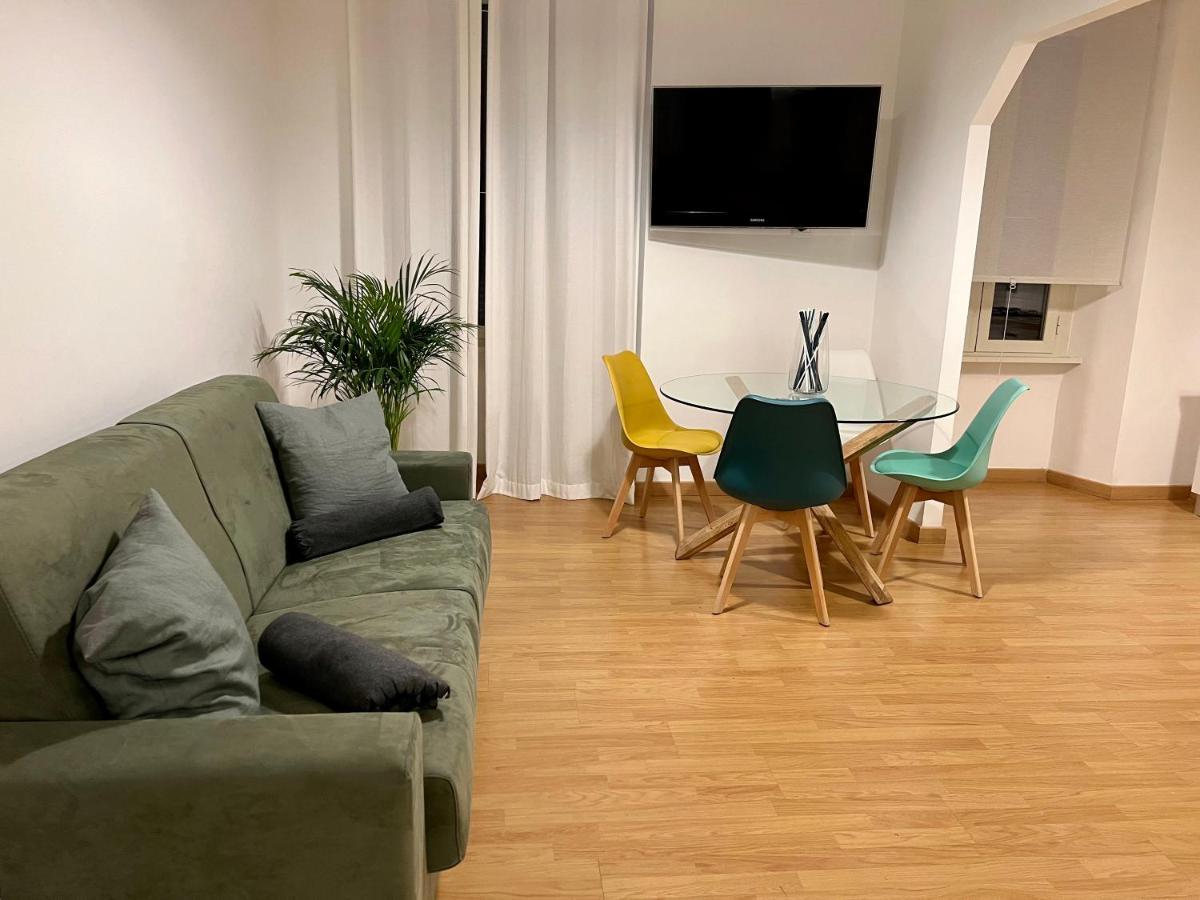 Conte Rosso Apartment, Rome
